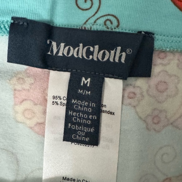 ModCloth Ladybug Print Biker Shorts Size Medium - Picture 4 of 6